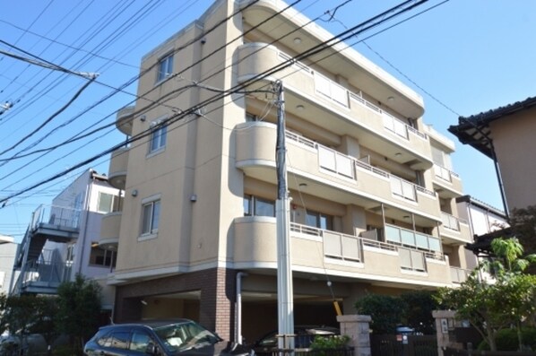 オアシスD棟の物件外観写真